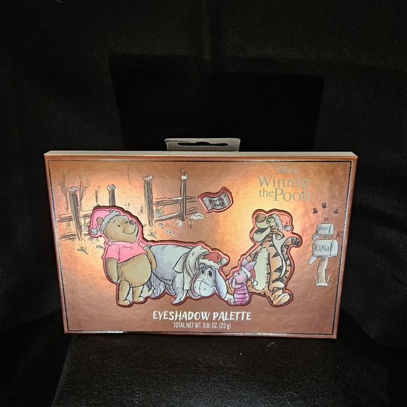 Disney Winnie the Pooh Makeup Eyeshadow Palette - Picture 2 of 3